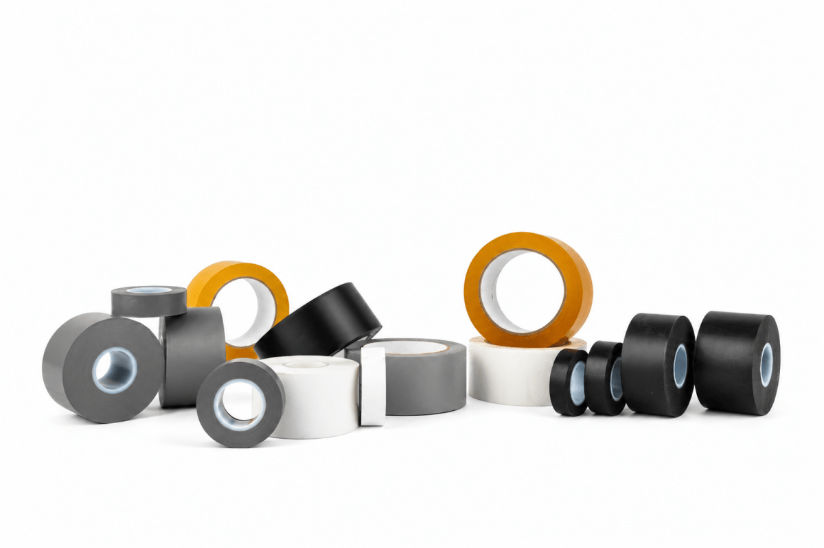 PVC tape – verschillende rollen PVC tape in grijs, zwart en wit