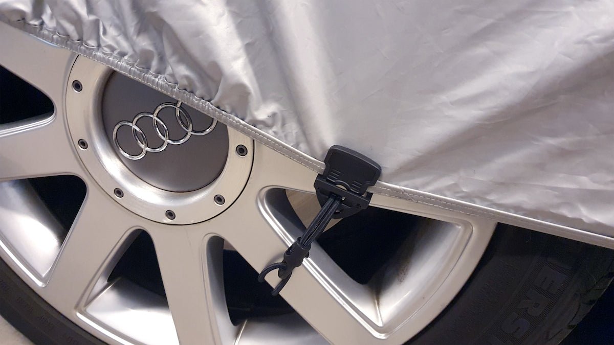 Holdon XTRA textielclip zwart – textielclip met elastiek op zilveren autohoes